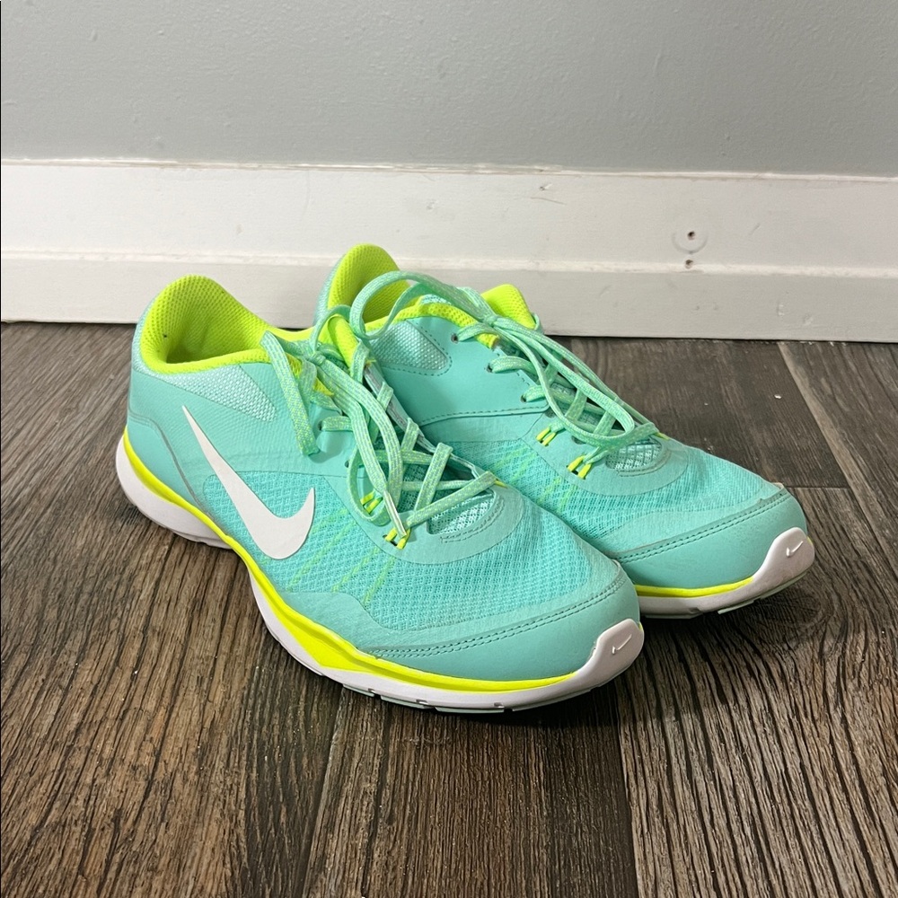 NIKE |  Women's Turquoise and Lime Athletic Shoes | Size 10